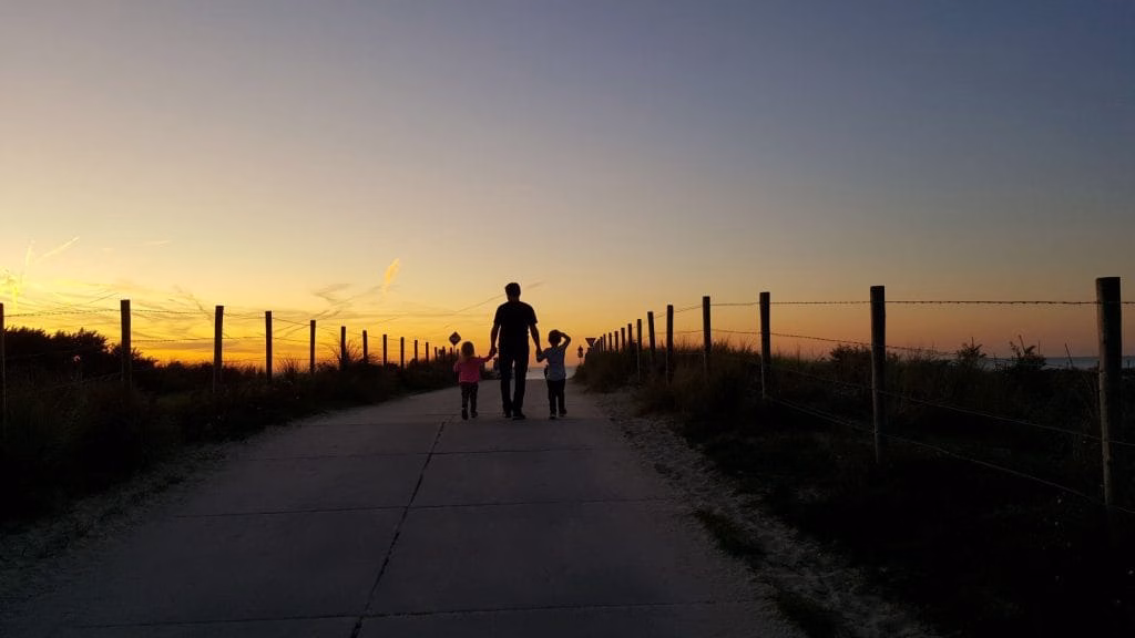 Zon zee strand Kijkduin Den Haag; Roompot Vakantiepark