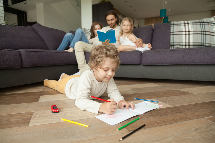 Dagritme; Voorbeeld dagschema en tips voor ouders met kleine kinderen thuis