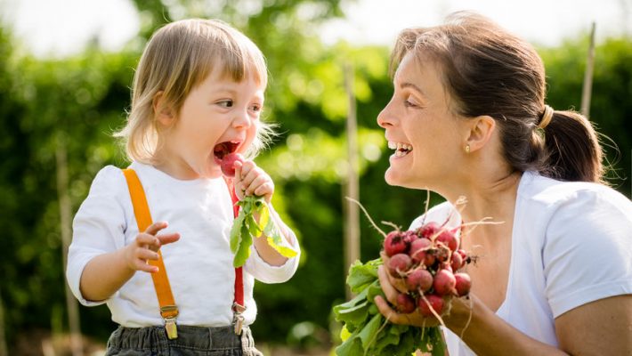 Moestuin met kinderen